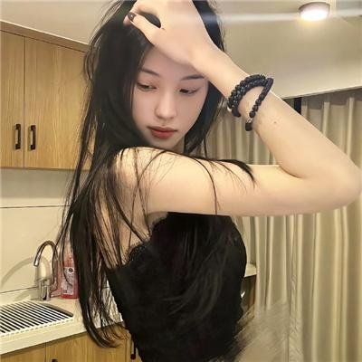 带剑女孩